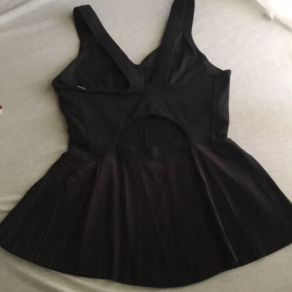 Lululemon Black Top - Picture 6 of 7